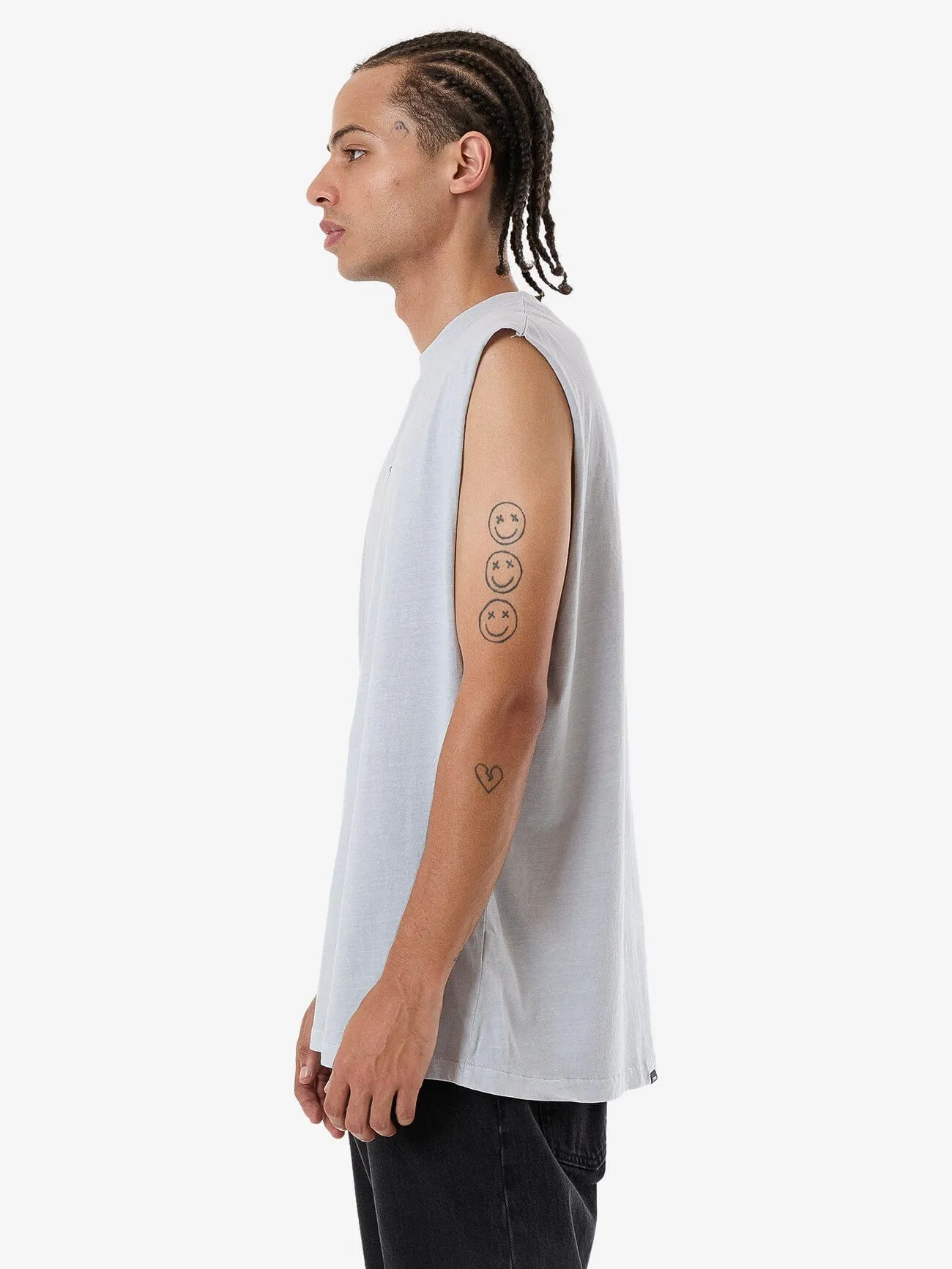 Minimal Thrills Merch Fit Muscle Tee - Iceberg