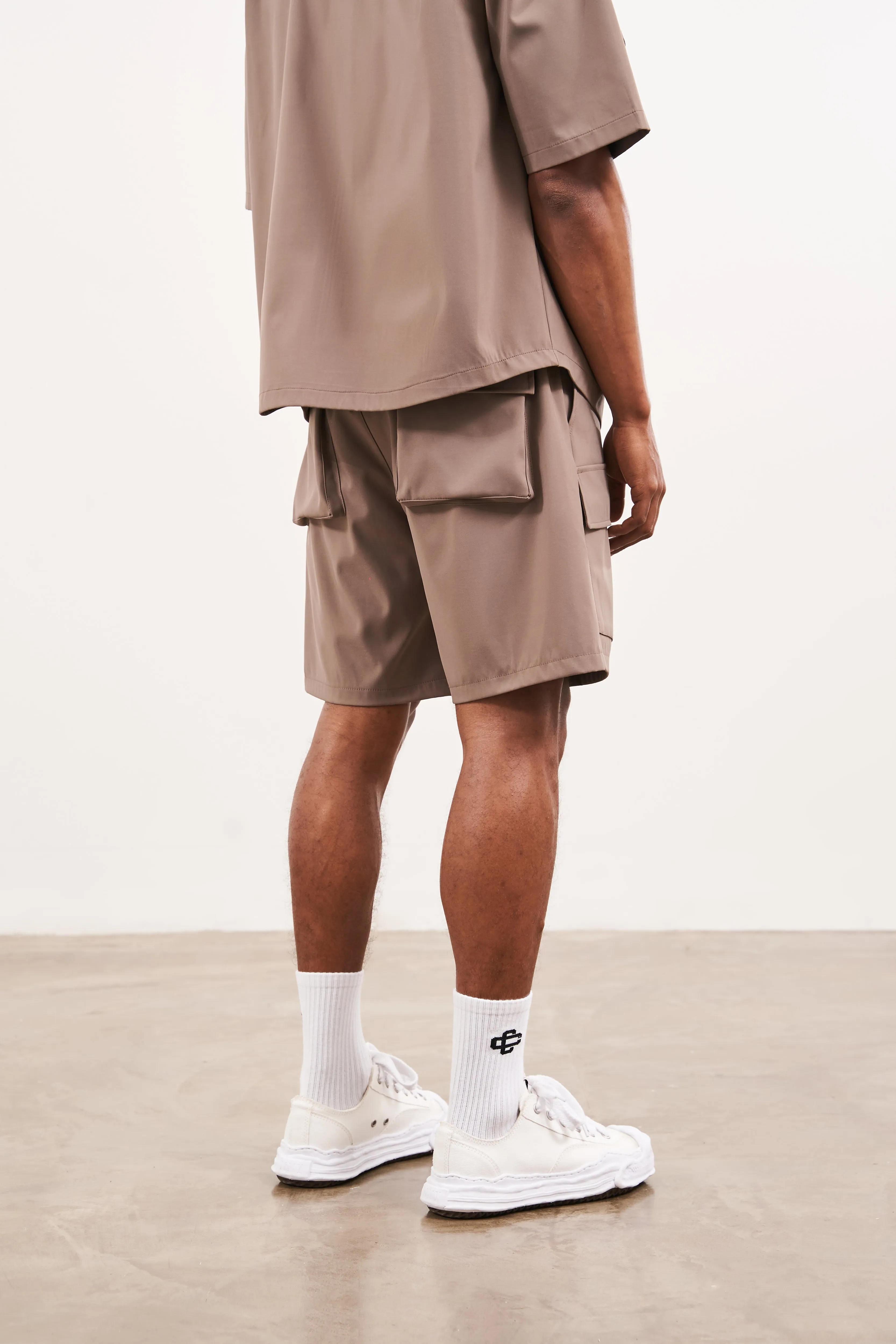 TECHNICAL HEAVYWEIGHT UTILITY SHORTS - COFFEE