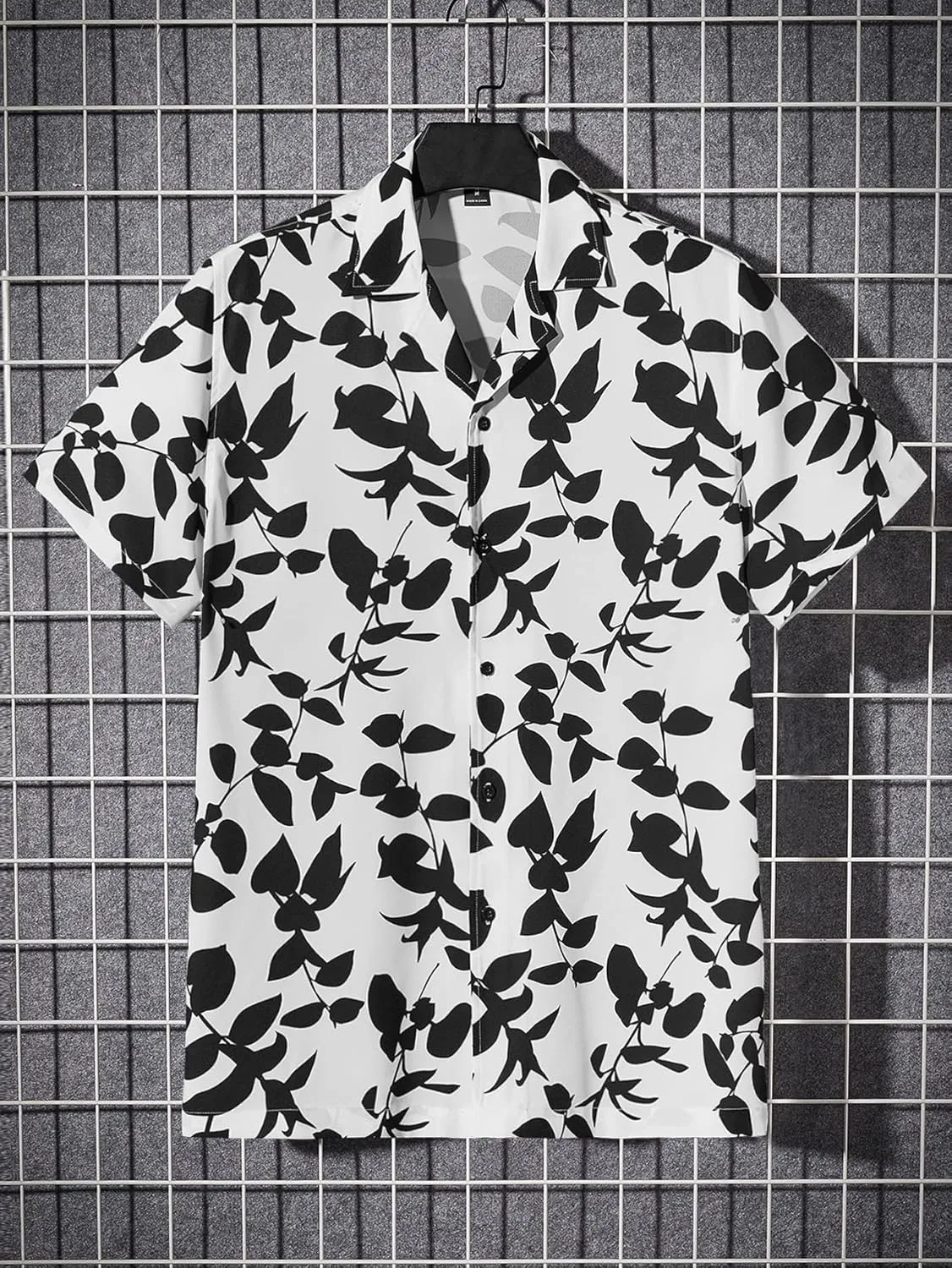 WDIRARA Men's Button Up Short Sleeve Cat Print Beachwear Striped Pocket Hawaiian Shirt Casual Collar Top